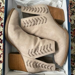 Carlos Santana Bootie